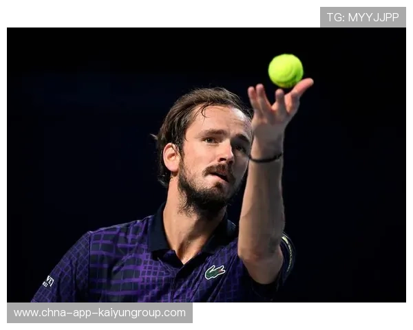 网球梅德韦杰夫正手强度提升：从技术到信心的全面蜕变